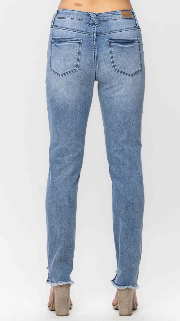 Mid Rise Relaxed Fit Jean